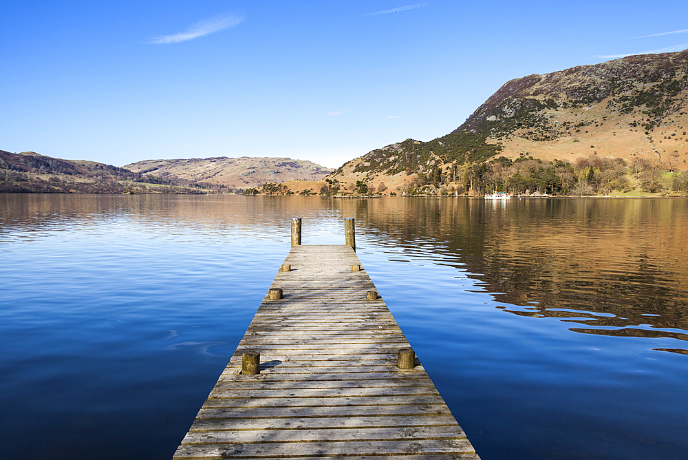 Jetty on Lake Ullswater, and Place Fell on right, Glenridding, Lake District, Cumbria, England