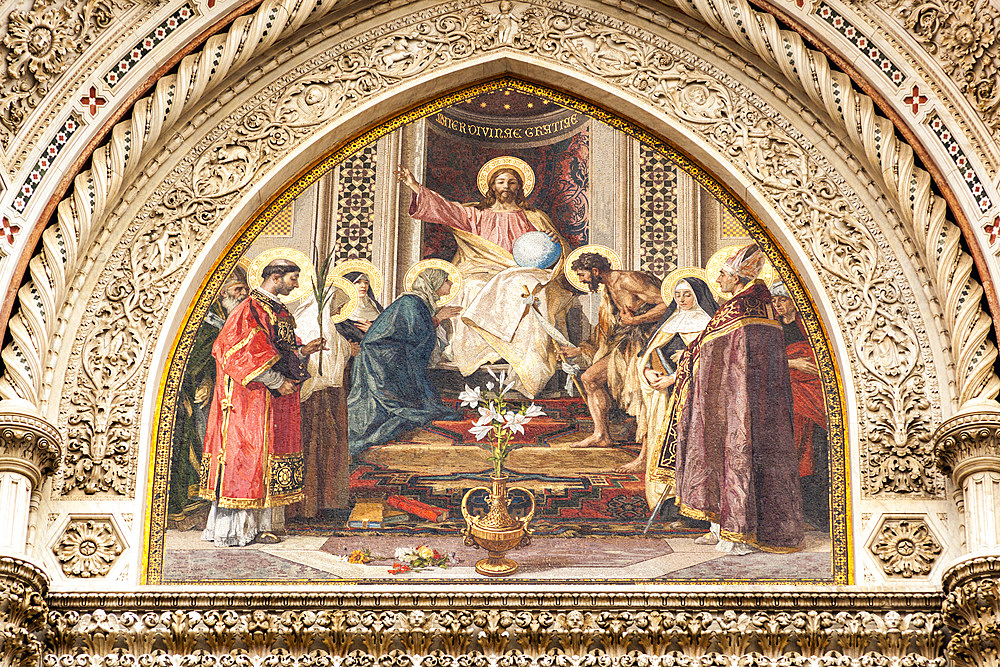 Florence Cathedral, mosaic of Jesus Christ above main entrance, Florence, Tuscany, Italy