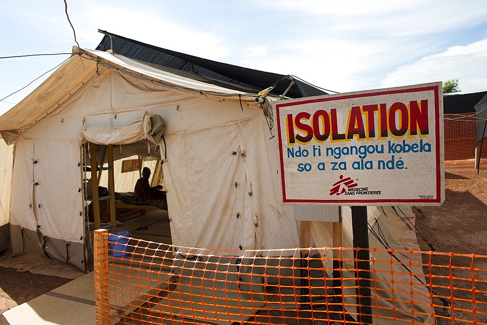 emergency health care in Mpoko refugeecamp (airport) in CAR