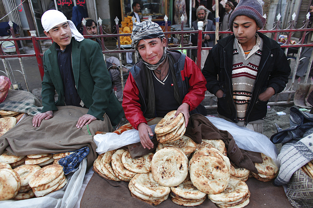 Daily life on the market in Kunduz