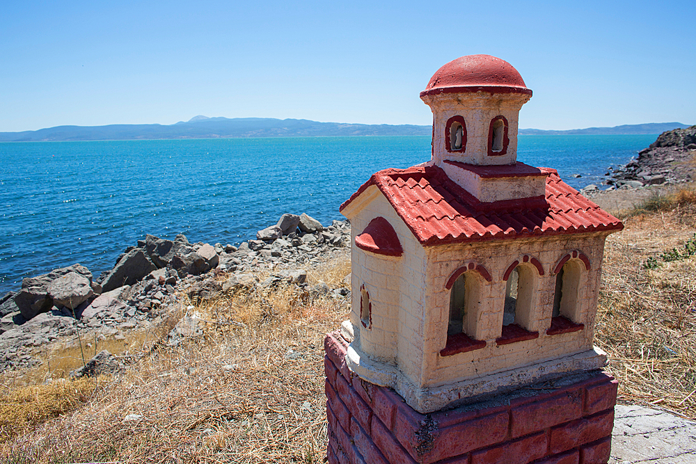 praying chapel in greece