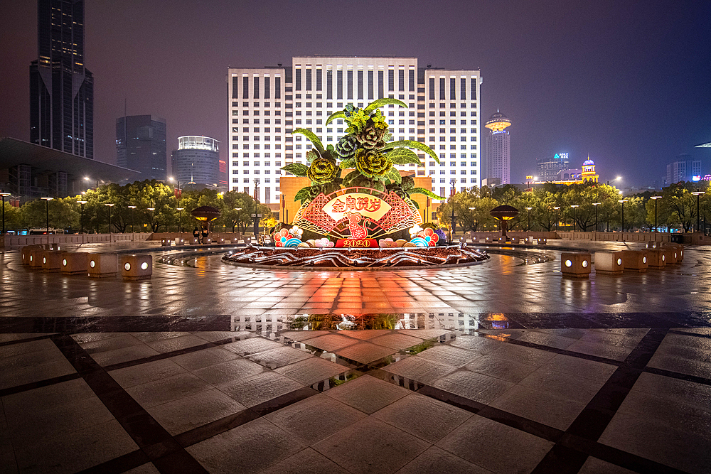 Shanghai, China, 27th Jan 2020, Empty plaza outside the Shanghai museum during the Coronavirus outbreak