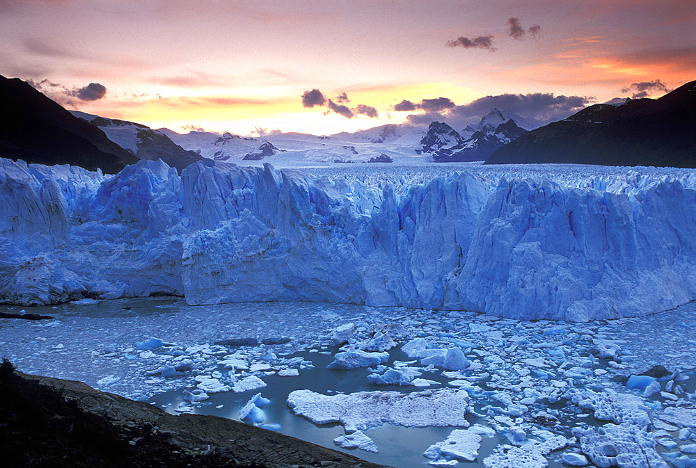 Perito Moreno Glacier, Parque Nacional Los Glaciares, Patagonia, Argentina