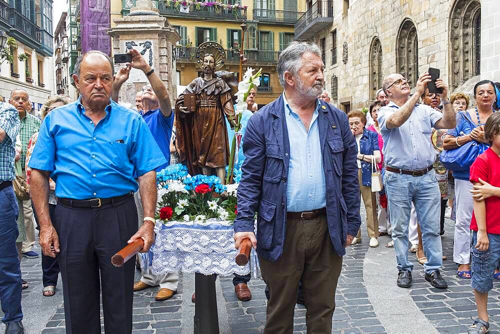 Santiago Apostle procession, celebration of the day of santiago, patron of the cathedral, Old Town (Casco Viejo), Bilbao, Spain