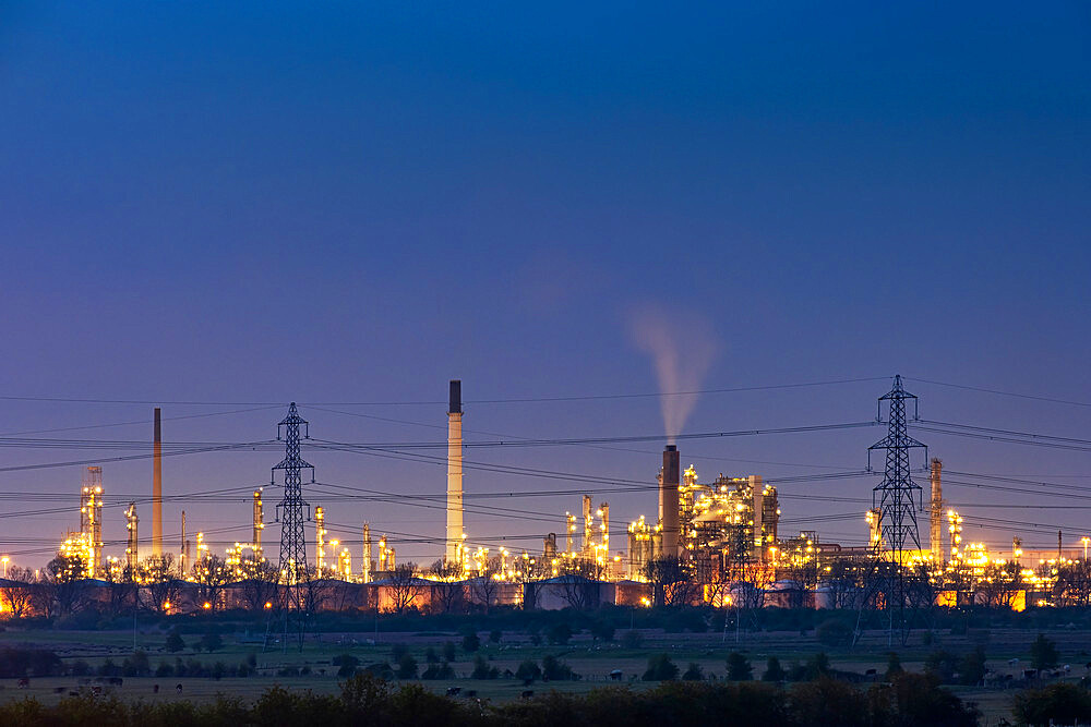 Stanlow Oil Refinery at night, near Ellesmere Port, Cheshire, England, United Kingdom, Europe