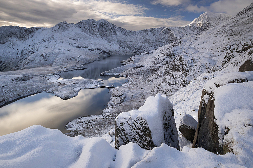 View across Cwm Dyli and Llyn Llydaw to Y Lliwedd and Mount Snowdon (Yr Wyddfa) in winter, Snowdonia National Park, Eryri, North Wales, United Kingdom, Europe