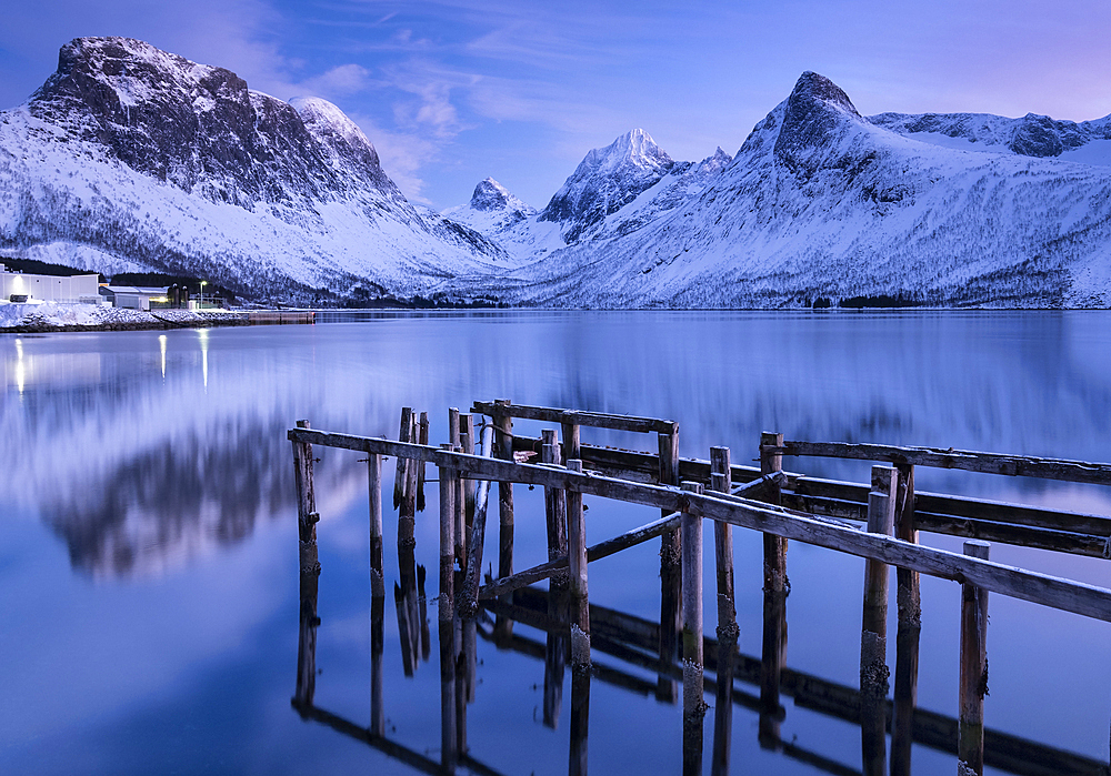 Twilight over Bergsfjord and the Bergsbotn mountain range, Bergsbotn, Senja, Troms og Finnmark county, Norway, Scandinavia, Europe