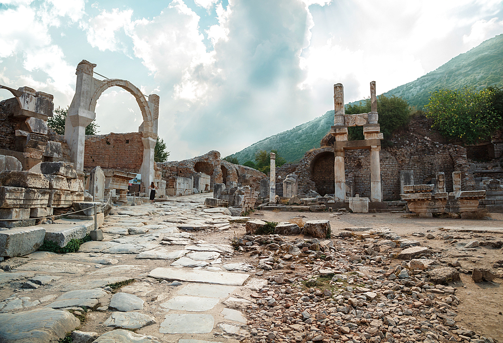 Fountain of Pollio along the Marble road in ancient Ephesus, UNESCO World Heritage Site, Anatolia, Asia Minor, Turkey, Eurasia