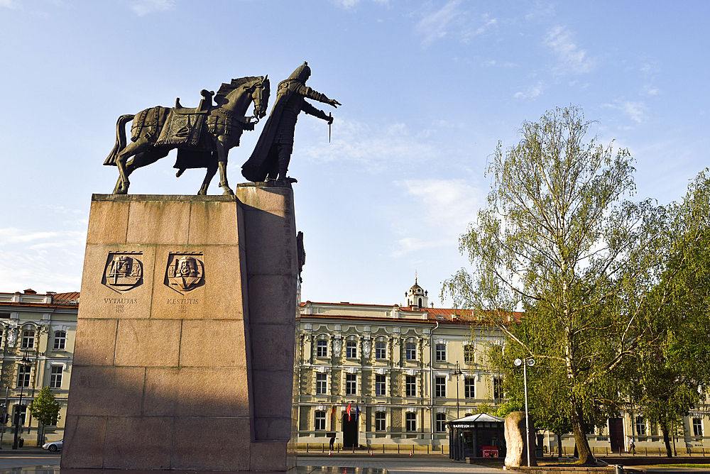 Gediminas Monument, Grand Duke of Lithuania, 1275-1341, Cathedral Square, UNESCO World Heritage Site, Vilnius, Lithuania, Europe