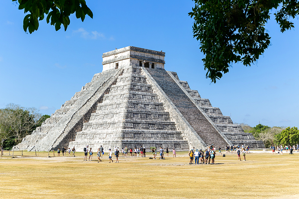 Temple of Kukulkan (El Castillo) pyramid, Chichen Itza Mayan ruins, UNESCO World Heritage Site, Yucatan, Mexico, North America