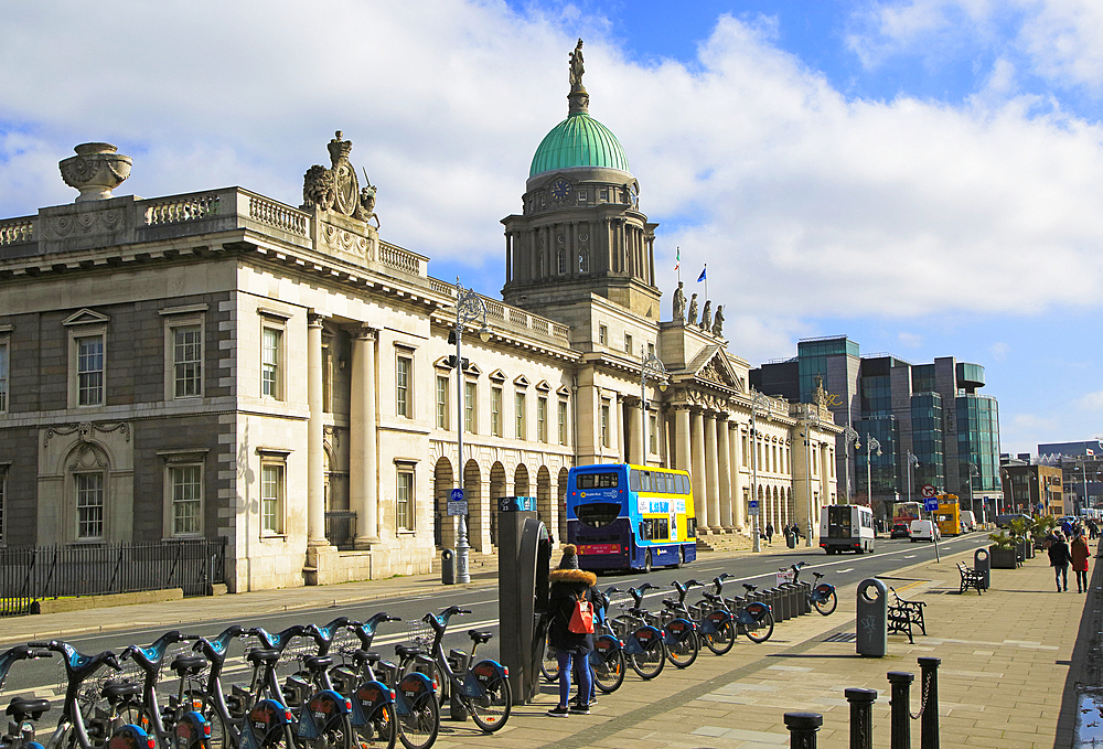 Neo-classical architecture of the Custom House building, city of Dublin, Republic of Ireland, Europe