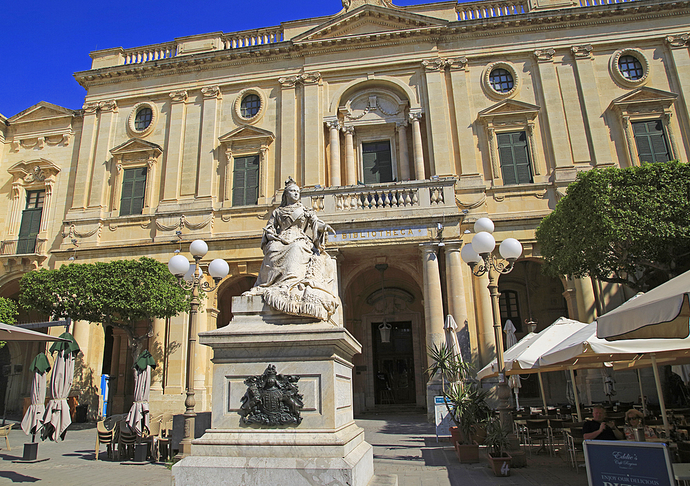 Queen Victoria statue in front of National Library building, Republic Square, Valletta, Malta, Mediterranean, Europe