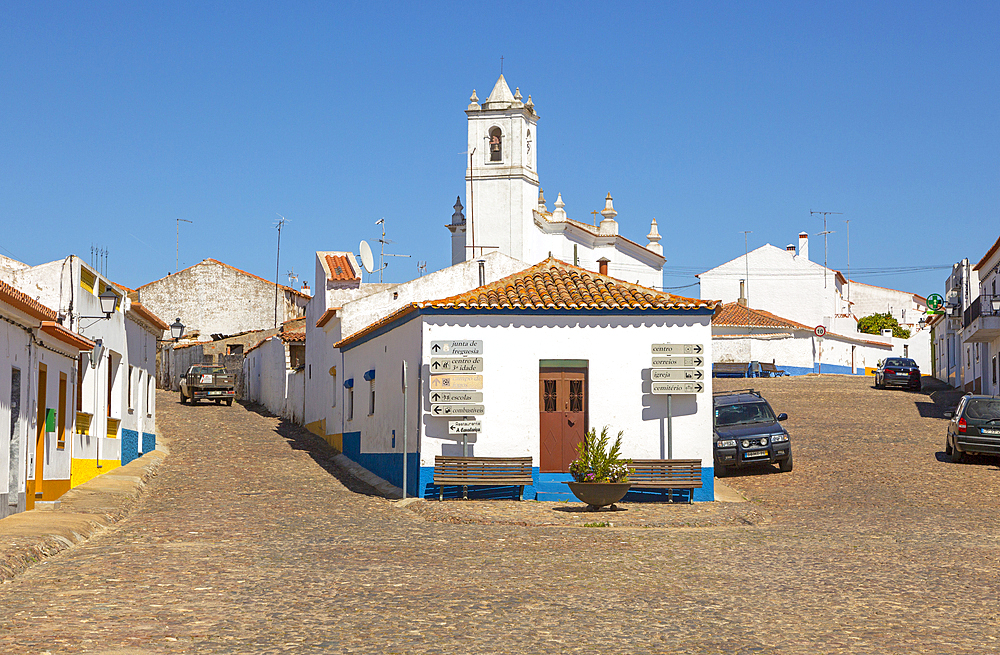 Rural settlement, village cobbled streets, Entradas, near Castro Verde, Baixo Alentejo, Portugal, Europe