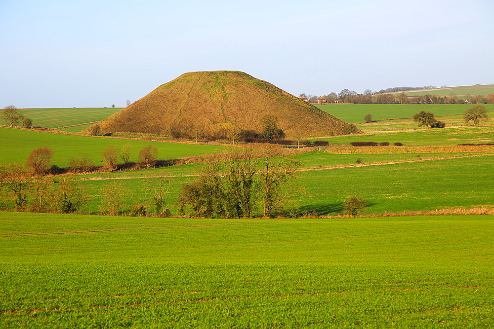 Silbury Hill neolithic site, the largest prehistoric manmade structure in Europe, Wiltshire, England, United Kingdom, Europe