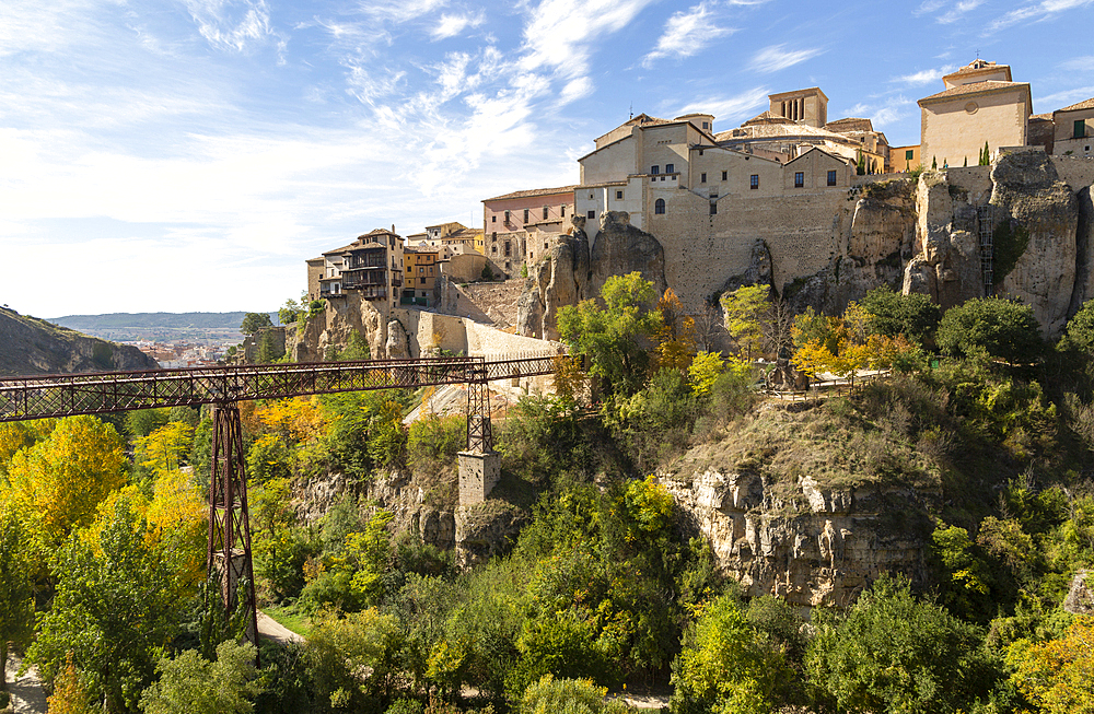 Historic houses on cliff top, Puente de San Pablo bridge over Huecar River, Cuenca, Castille La Mancha, Spain, Europe