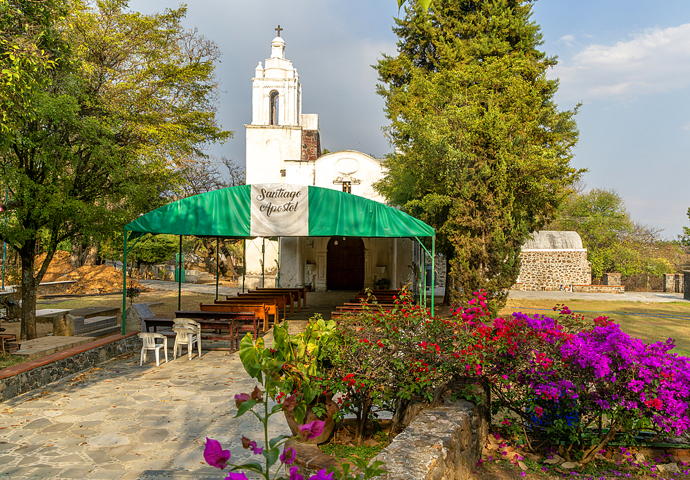 Church of Iglesia de Santiago Apostol, Santiago Tepetlapa, near Tepoztlan, State of Morelos, Mexico, North America