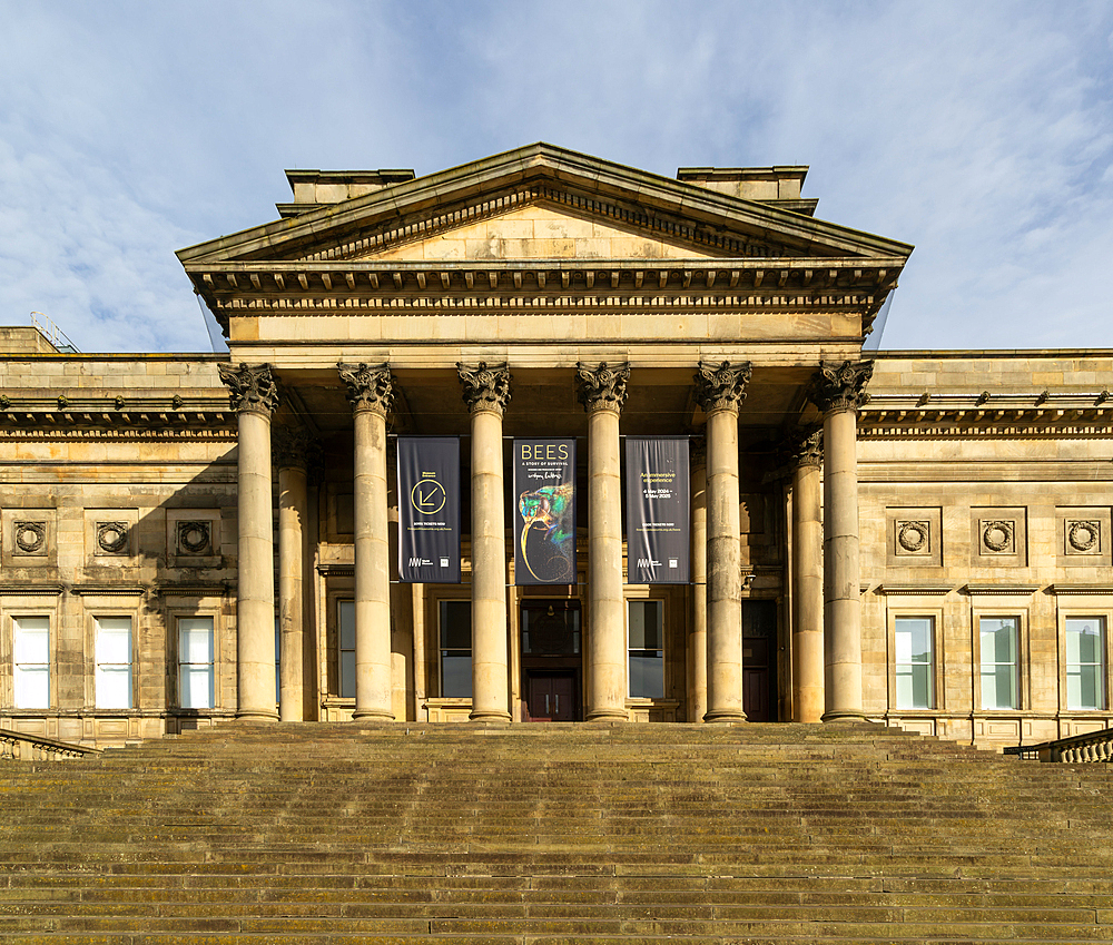 Portico entrance neoclassical architecture of World Museum, building, city centre of Liverpool, England, UK opened 1850s