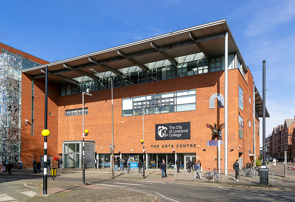 Students outside The Arts Centre, The City of Liverpool College, Myrtle Street, Liverpool, England, UK