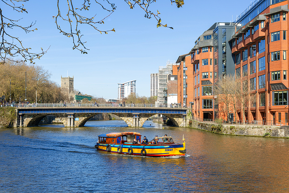 Waterbus ferry boat, Bristol Bridge, River Avon, Floating Harbour, Welsh Back, city centre of Bristol, England, UK