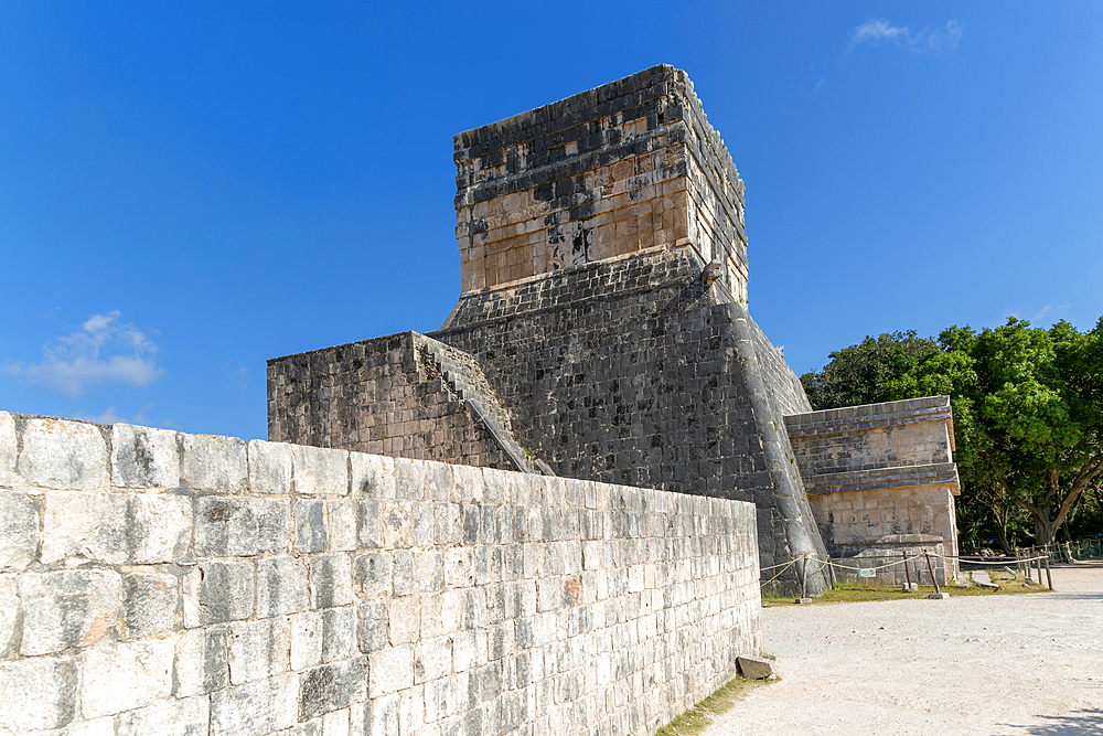 Temple of the Jaguars (Templo de los Jaguares), Chichen Itza, Mayan ruins, UNESCO World Heritage Site, Yucatan, Mexico, North America