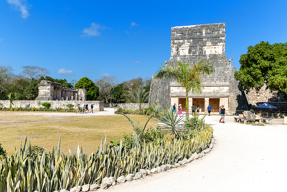 Temple of the Jaguars (Templo de los Jaguares), Mayan ruins, Chichen Itza, UNESCO World Heritage Site, Yucatan, Mexico, North America