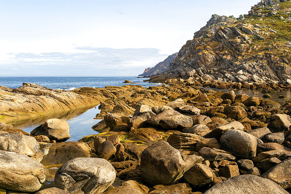 Rodas Fault geological feature, Cies Islands, Atlantic Islands Galicia Maritime Terrestrial National Park, Galicia, Spain, Europe