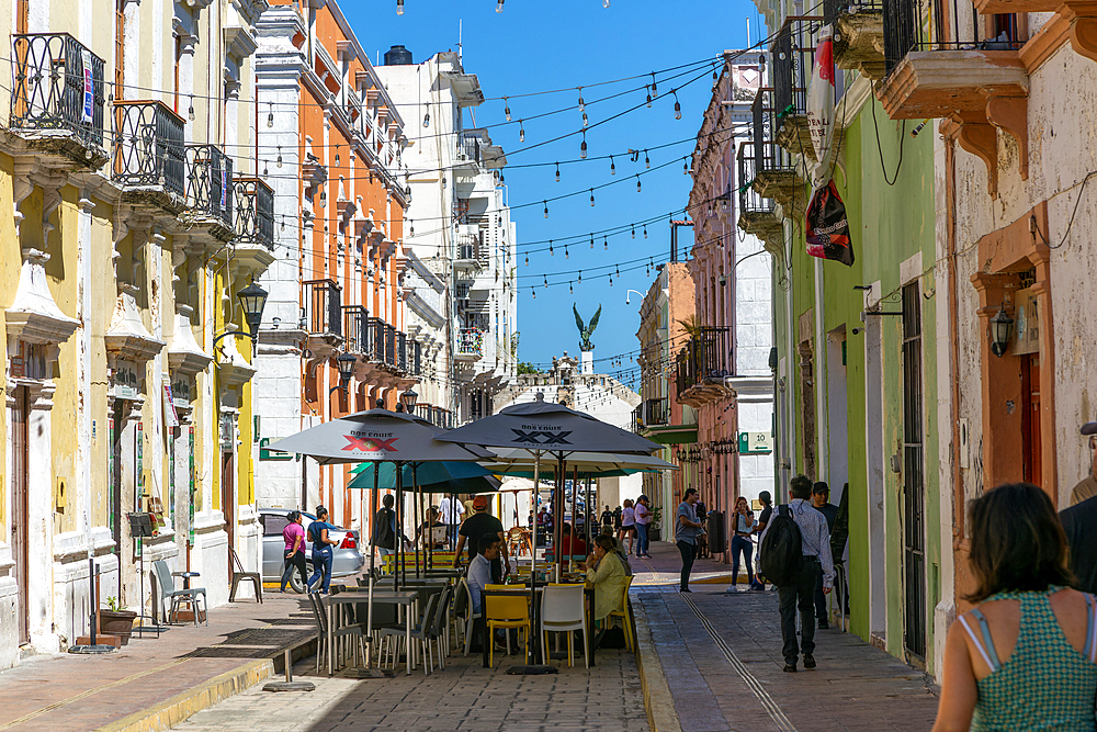 Restaurant tables in historic street of Spanish colonial buildings, Campeche City, UNESCO World Heritage Site, Campeche State, Mexico, North America