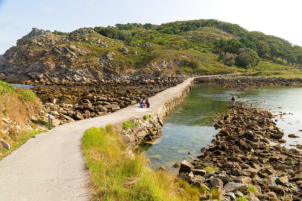 Dam breakwater between islands, Cies Islands, Atlantic Islands Galicia Maritime Terrestrial National Park, Galicia, Spain, Europe