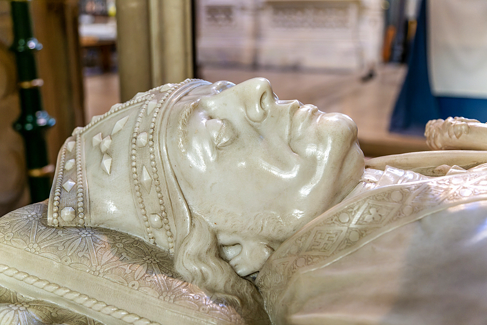 Marble effigy, head of Bishop Walter Kerr Hamilton, died 1869, Salisbury Cathedral, Salisbury, Wiltshire, England, United Kingdom, Europe