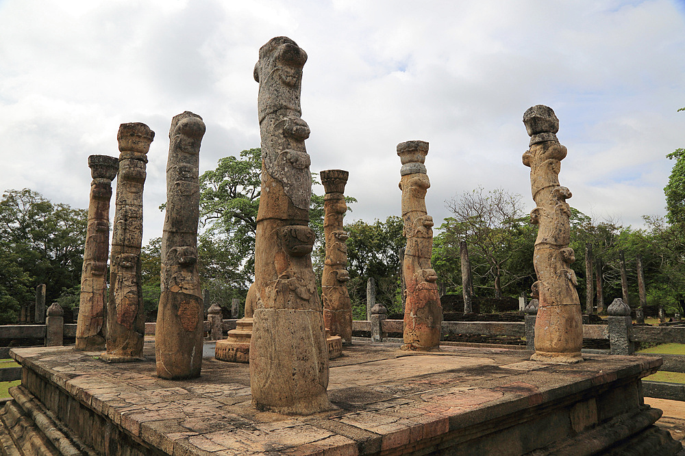 The Lotus Mandapa building, The Quadrangle, ancient city of Polonnaruwa, UNESCO World Heritage Site, Sri Lanka, Asia