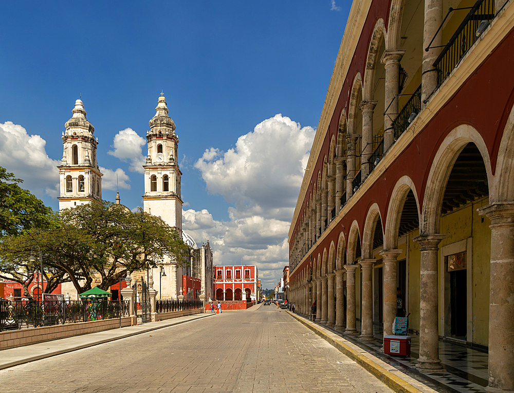 Historical Spanish colonial buildings, Plaza de la Independencia, Campeche City, UNESCO World Heritage Site, Campeche State, Mexico, North America