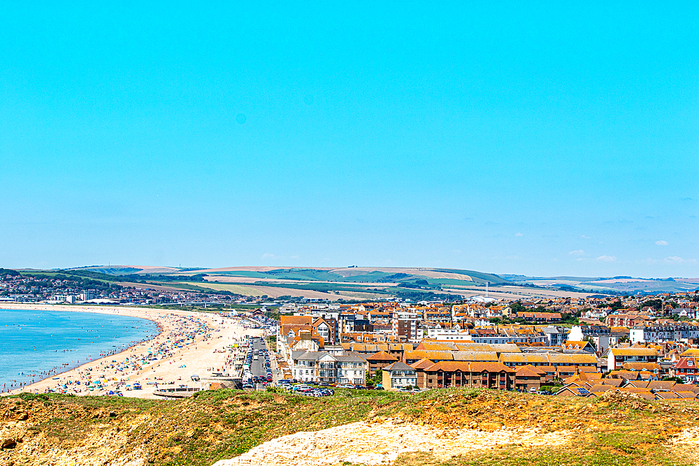 Scenic coastal town with beach and clear blue sky, showcasing holiday destination and natural beauty, Seaford, East Sussex, England, United Kingdom, Europe