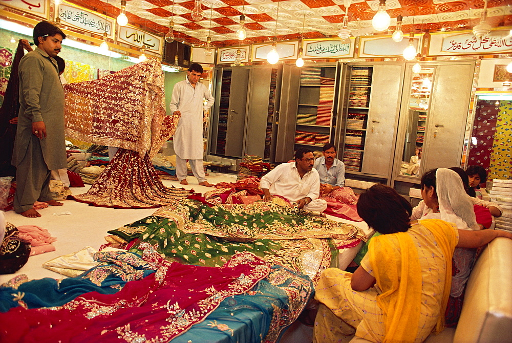 Textile and silk sari shop, Anarkali Bazaar, Lahore, Pakistan, Asia