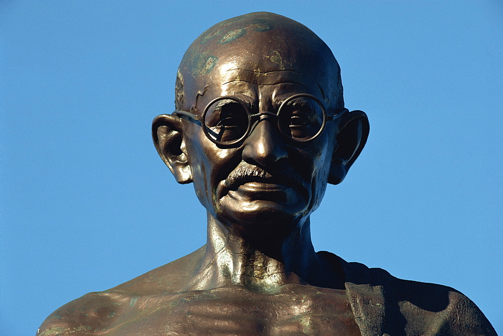 Statue of Mahatma Gandhi, Mumbai, India, Asia