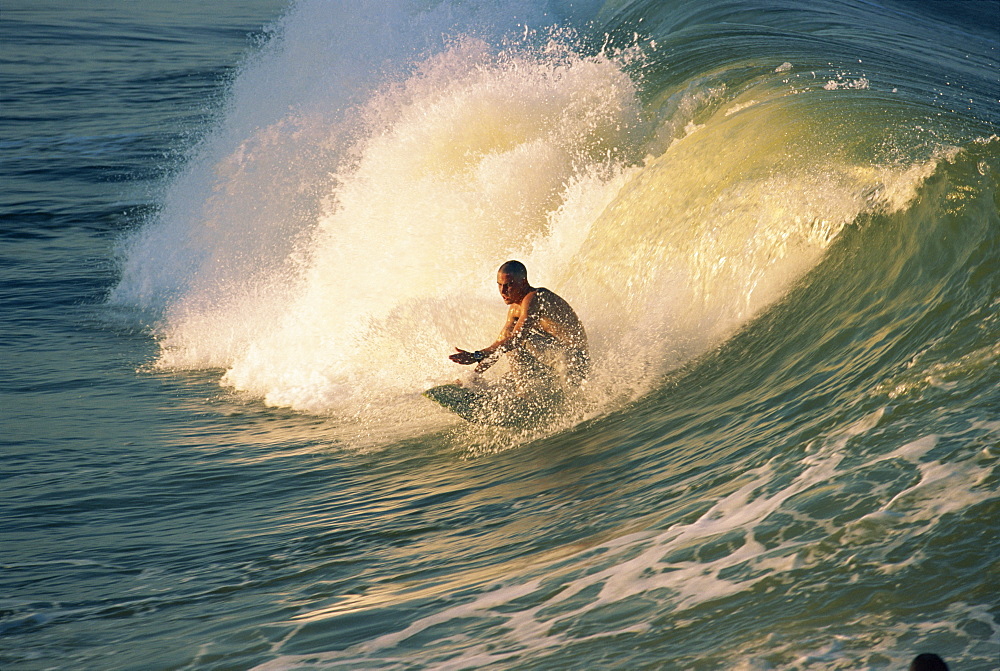 Riding the tubes, Battery Beach surfing, Indian Ocean, South Africa, Africa