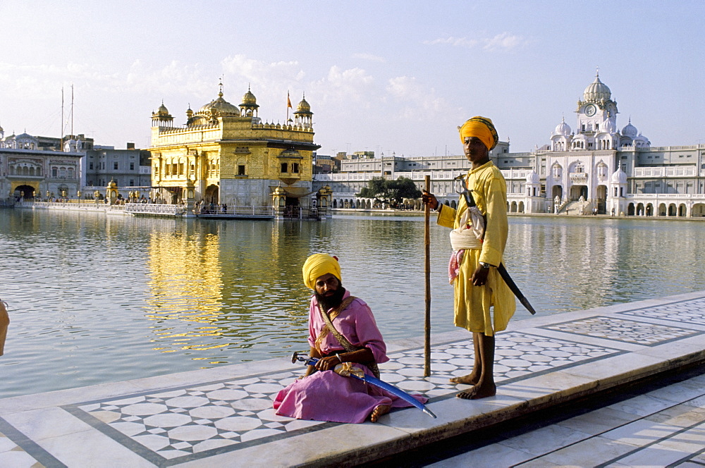 Sikhs in front of the Sikhs' Golden Temple, Amritsar, Pubjab state, India, Asia