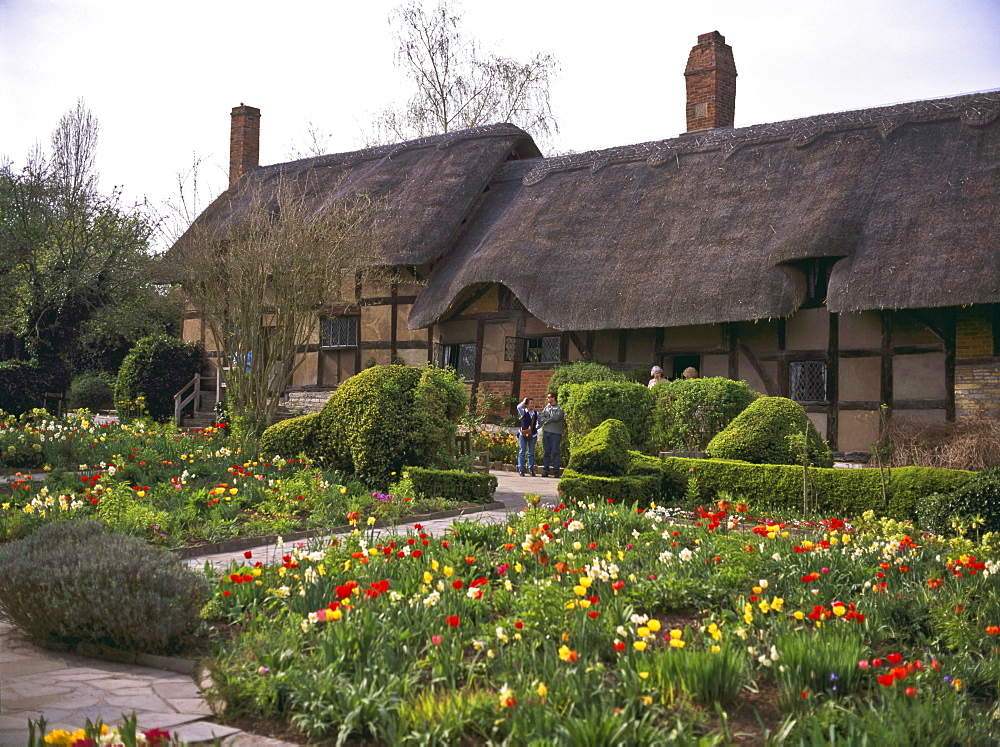 Anne Hathaway's Cottage, birthplace and childhood home of Shakespeare's future wife, Shottery village, near Stratford-upon-Avon, Warwickshire, England, United Kingdom, Europe