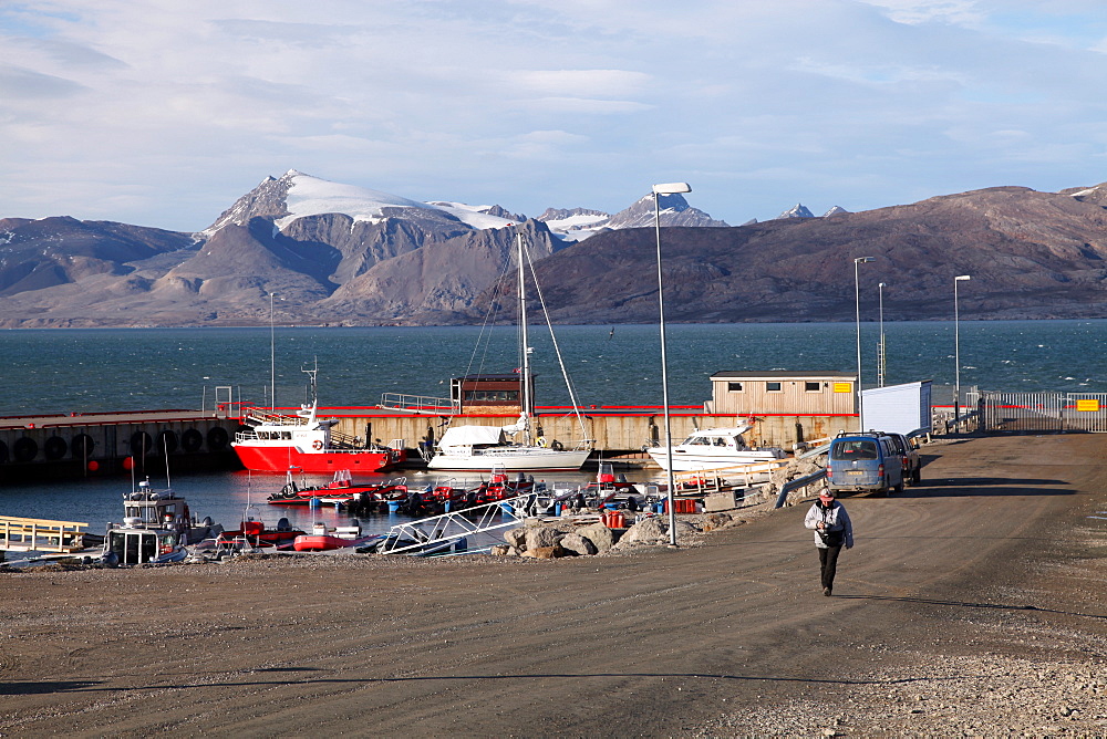 Harbour at Ny Alesund, Svalbard, Norway, Scandinavia, Europe