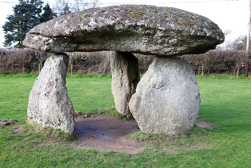 Spinsters' stone, a Bronze Age burial site, Drewsteignton, Devon, England, United Kingdom, Europe