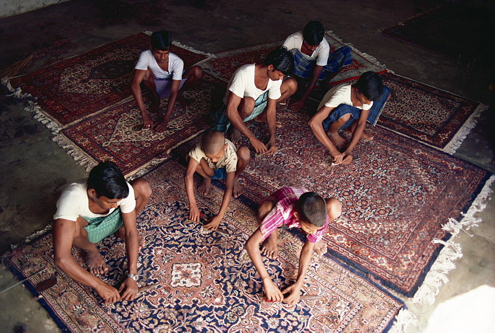 Carpet clipping and finishing, northern India, India, Asia