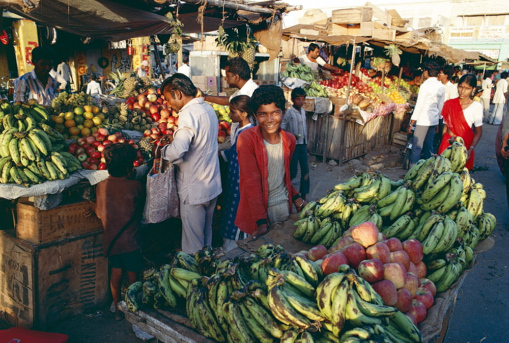 Fruit including bananas for sale in the market, Bhuj, Kutch District, Gujarat state, India, Asia