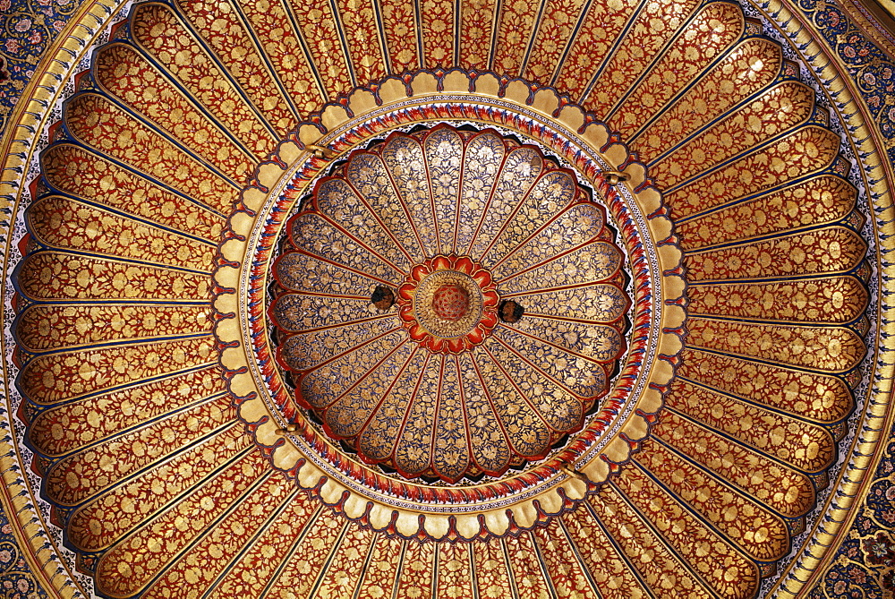 Detail of the exquisitely and finely gilded domed ceiling in the public reception hall, Kuchaman Fort, Kuchaman, Rajasthan state, India, Asia