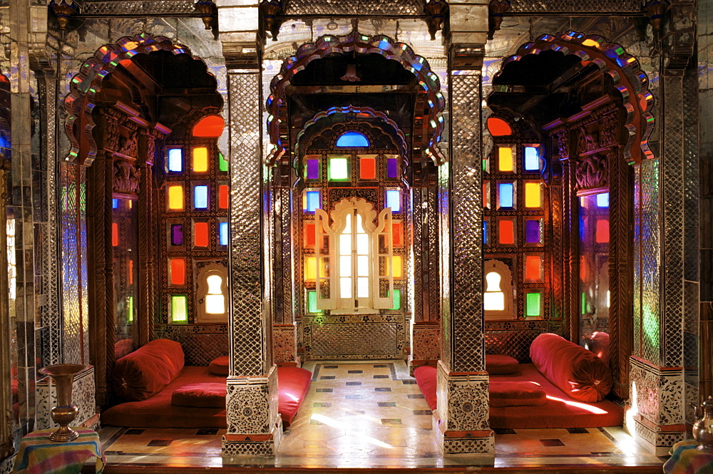 The Sheesh Mahal (Mirrored Hall) (hall of mirrors), Deo Garh Palace Hotel, Deo Garh (Deogarh), Rajasthan state, India, Asia