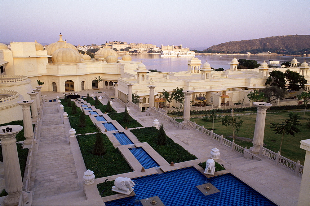 Udai Vilas Oberoi resort hotel, Udaipur Lake, Udaipur, Rajasthan state, India, Asia