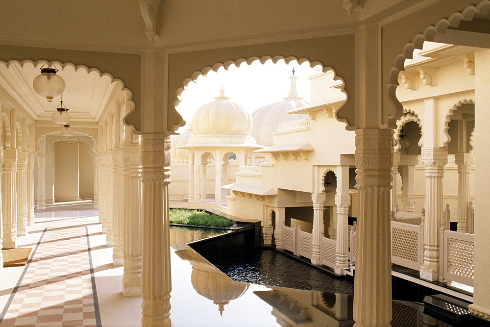 Udai Vilas Oberoi Resort Hotel, Udaipur Lake, Udaipur, Rajasthan state, India, Asia