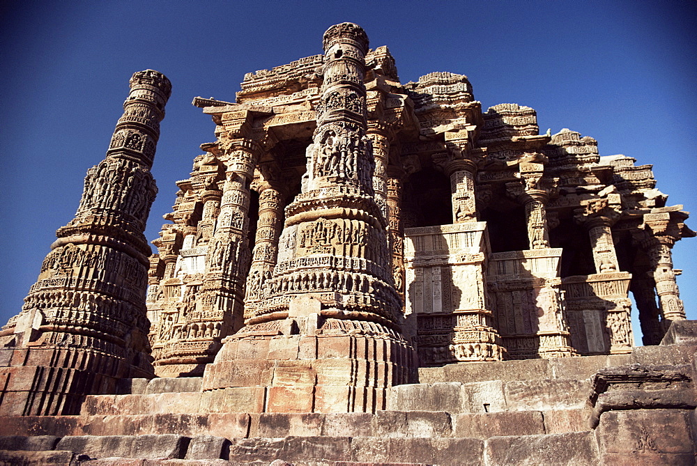 The Sun Temple of Modhera, dating from the reign of King Bhimbeu I in the 11th century, Modhera, Gujarat state, India, Asia