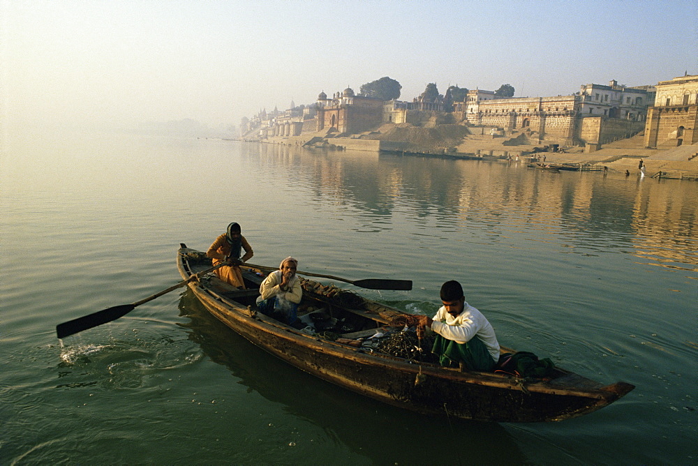 Rowing boat on the River Ganges, Varanasi (Benares), Uttar Pradesh state, India, Asia