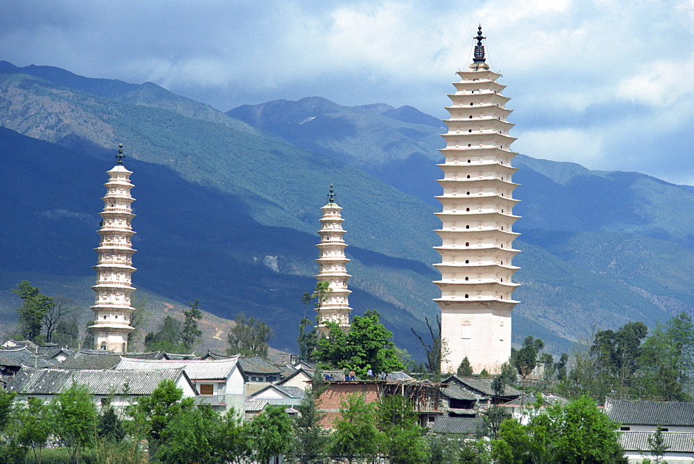 Three pagodas symbol of Dali, Yunnan Province, China, Asia