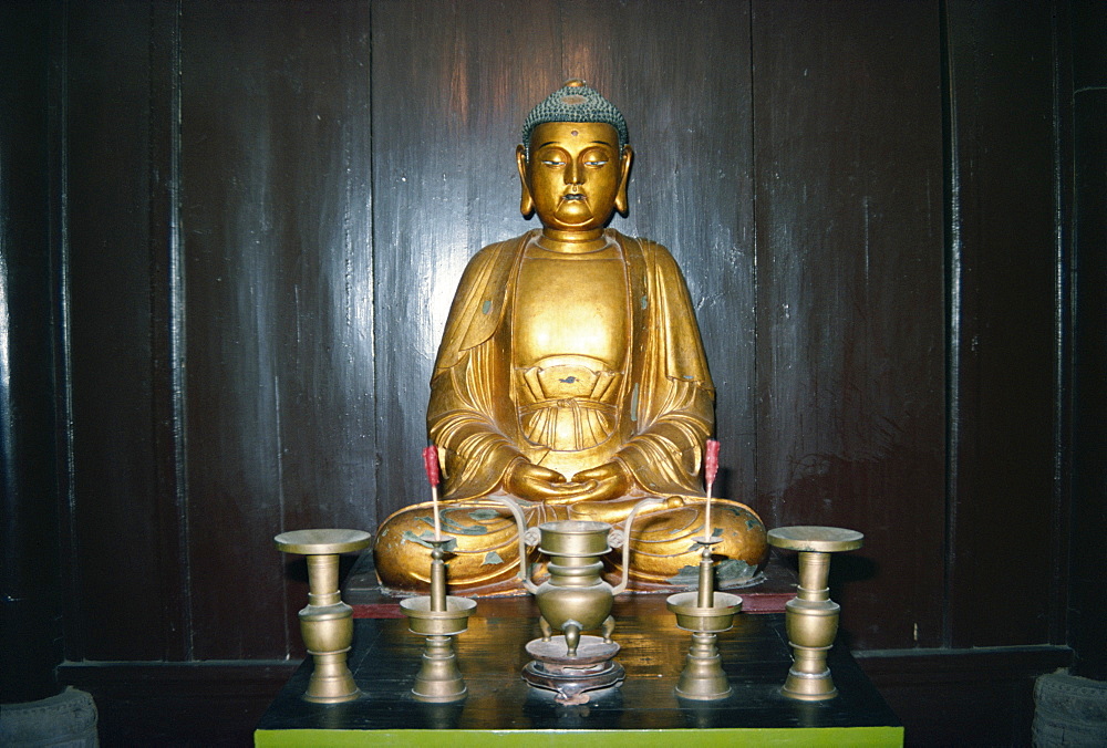 Statue of the Buddha in the Big Goose Pagoda at Xian, Shaanxi Province, China, Asia