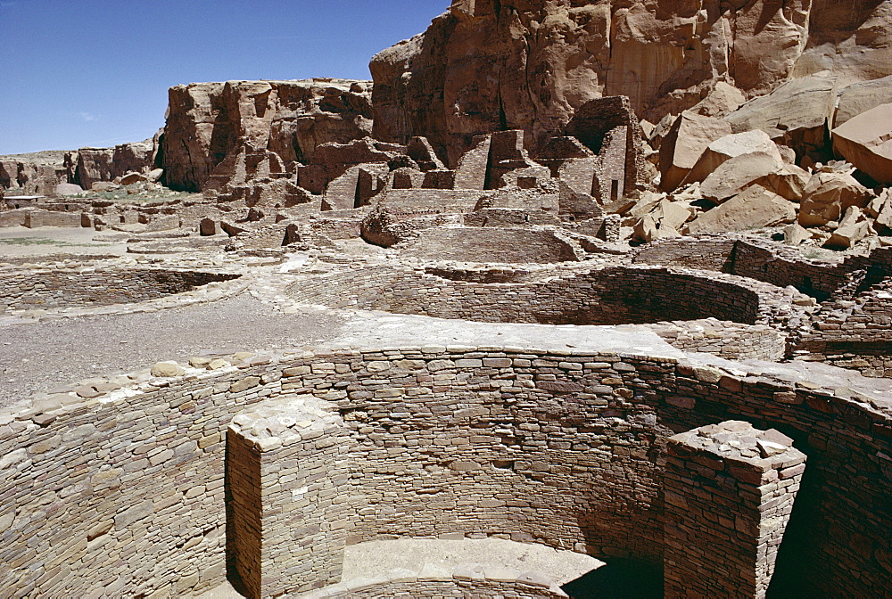 Kivas, Pueblo Bonito dated at 1000-1100 AD, Anasazi site, Chaco Canyon National Monument, New Mexico, United States of America (U.S.A.), North America